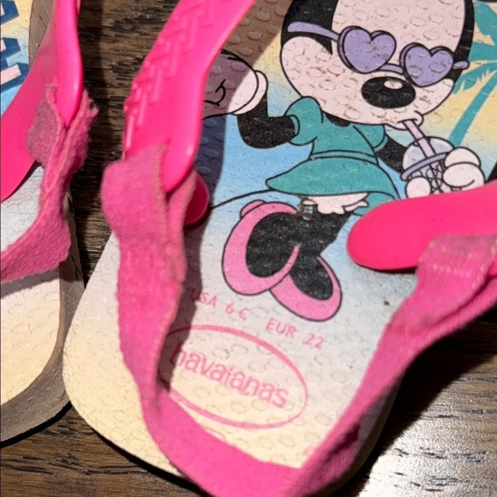 Havaianas Pink Sandals w/ Decorative Elements free shipping minnie mouse US6 EUC